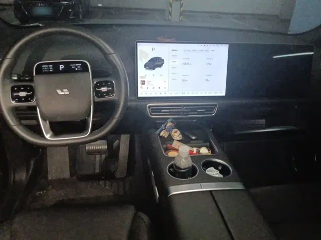 Li Auto L7 — Фото автомобиля 5