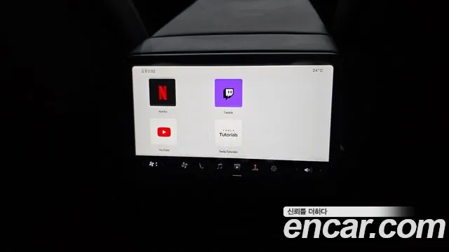 Tesla Model Y — Фото автомобиля 26