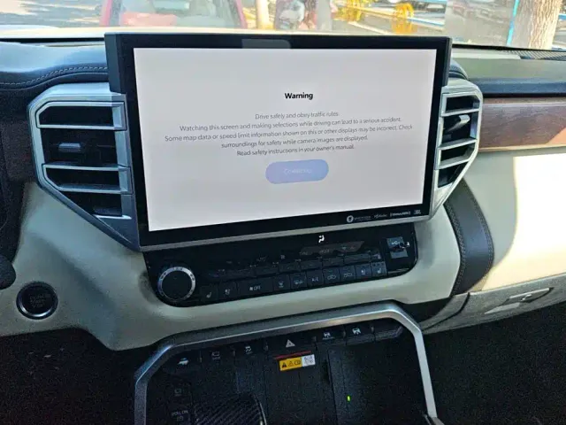 Toyota Tundra — Фото автомобиля 13