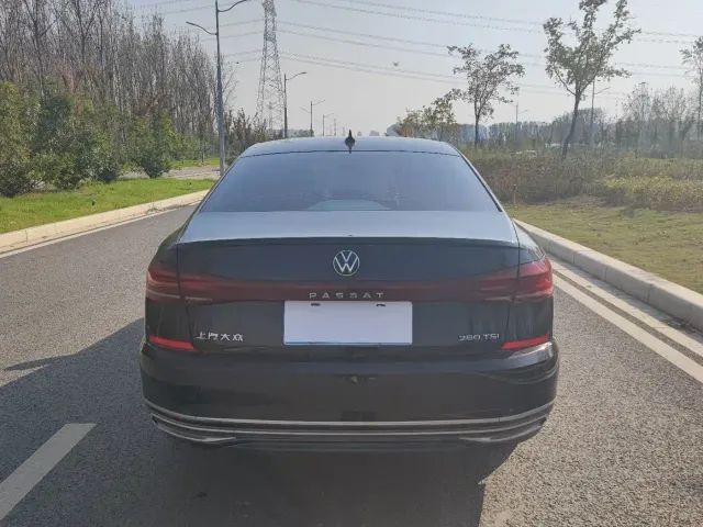 Volkswagen Passat — Фото автомобиля 11