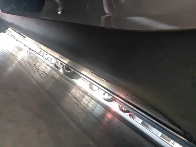 Tesla Model Y L — Фото автомобиля 21