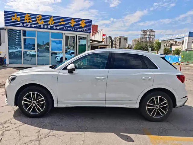 Audi Q3 — Фото автомобиля 3