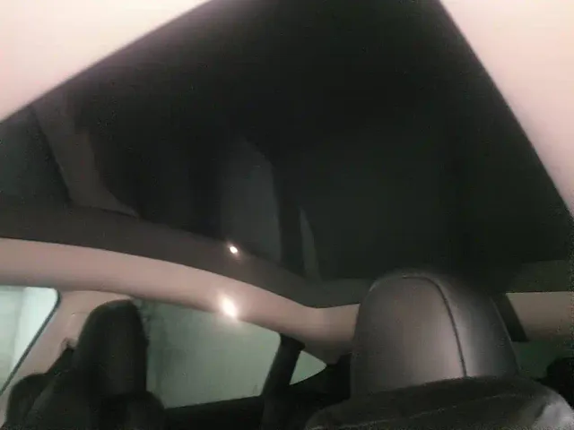 Tesla Model Y — Фото автомобиля 14