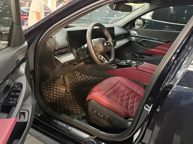 BMW 5 Series — Фото автомобиля 5