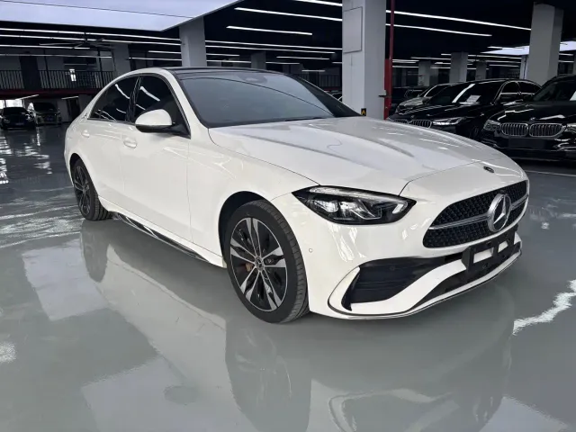 Mercedes-Benz C-Class — Фото автомобиля 3