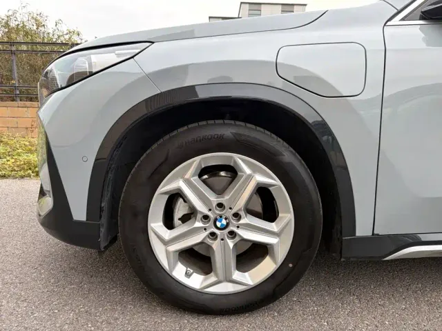 BMW iX1 — Фото автомобиля 16