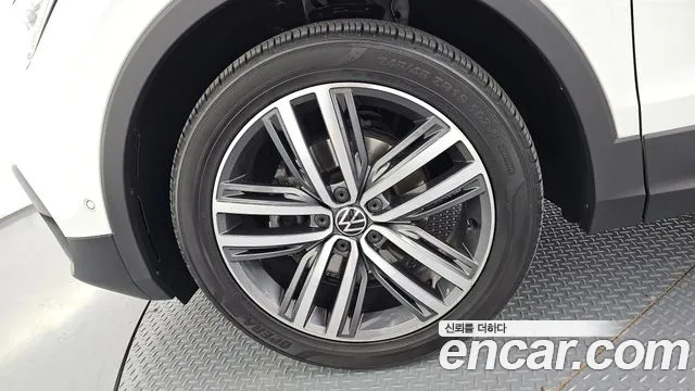 Volkswagen Tiguan Tiguan 2 поколение 2.0 TDI Prestige — Фото автомобиля 4