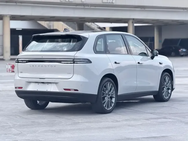 Leapmotor C10 — Фото автомобиля 4