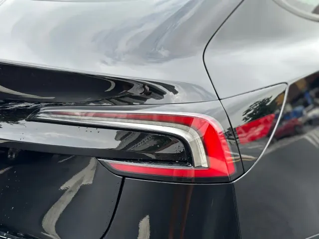Tesla Model 3 — Фото автомобиля 15