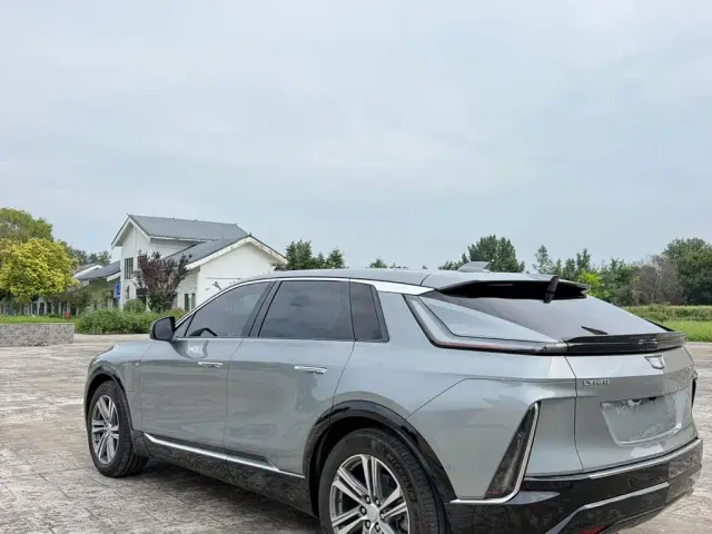 Cadillac Lyriq — Фото автомобиля 3