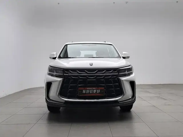 Forthing T5 — Фото автомобиля 3