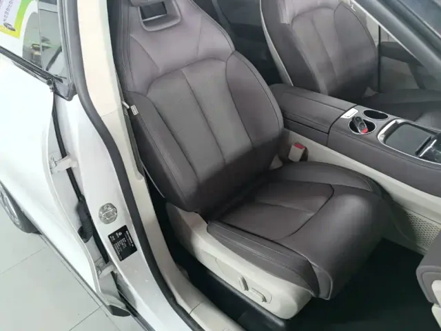 Leapmotor C11 — Фото автомобиля 24