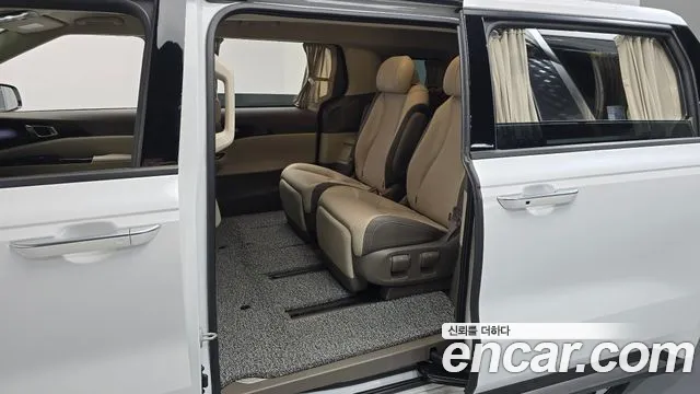 Kia Canival Carnival 4 поколение Бензин 7 мест Hi-Limousine — Фото автомобиля 2