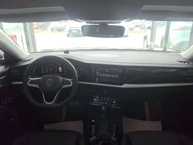 Volkswagen Passat — Фото автомобиля 9
