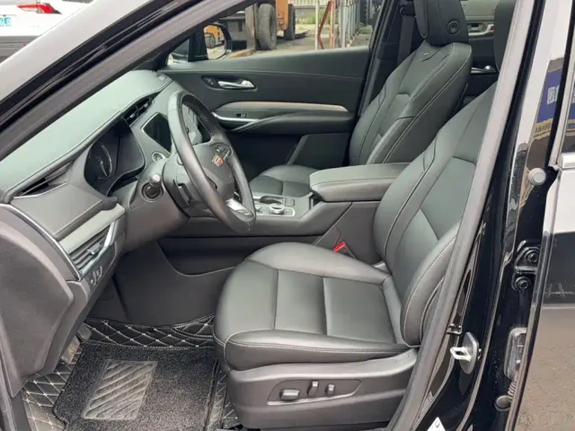 Cadillac XT4 — Фото автомобиля 14