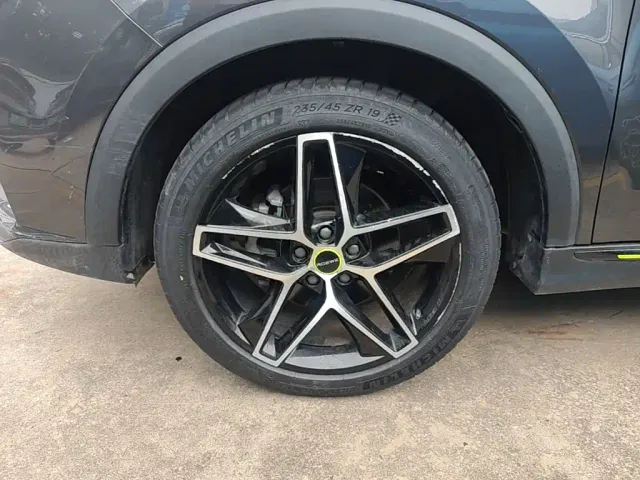 Roewe RX5 — Фото автомобиля 22