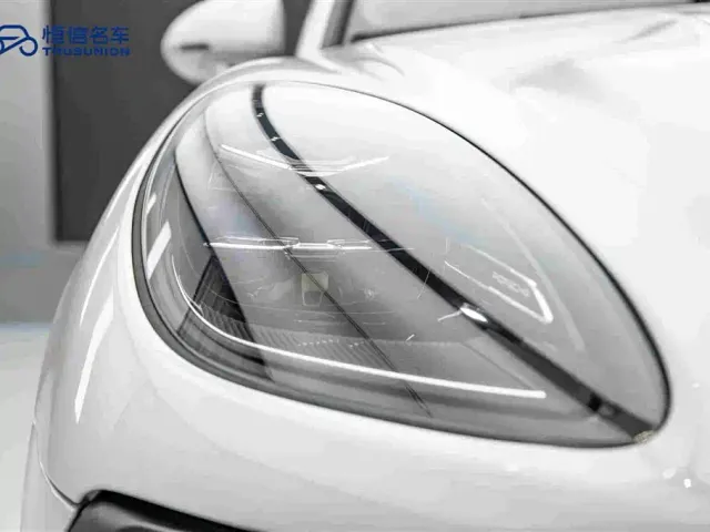 Porsche Macan — Фото автомобиля 10