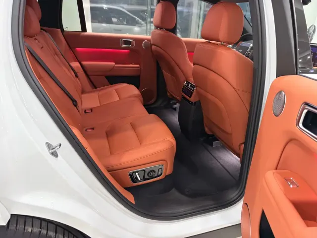Li Auto L7 — Фото автомобиля 8