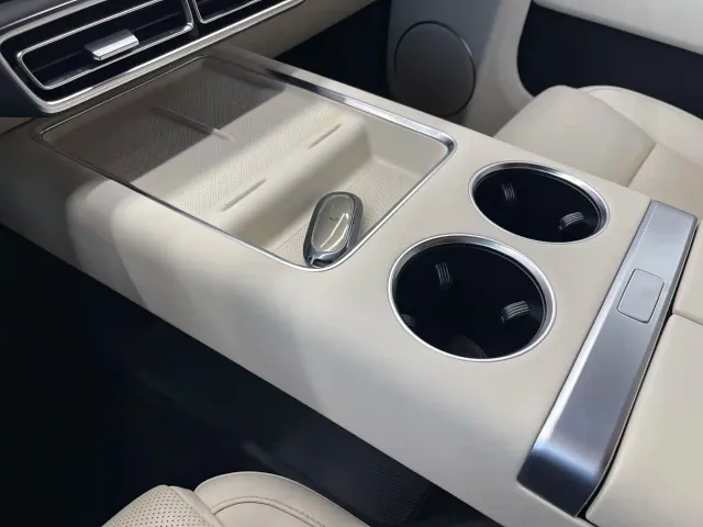 Li Auto L9 — Фото автомобиля 21