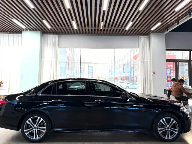 Mercedes-Benz E-Class — Фото автомобиля 18