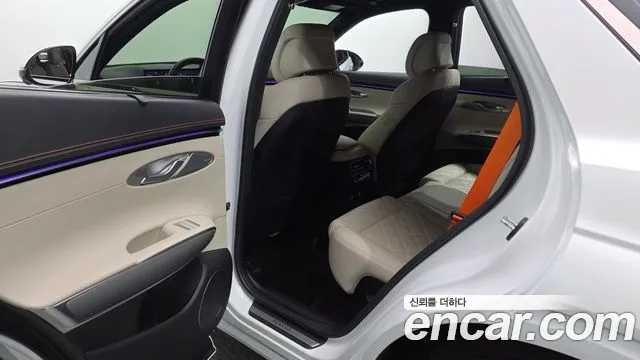Genesis GV70 — Фото автомобиля 17