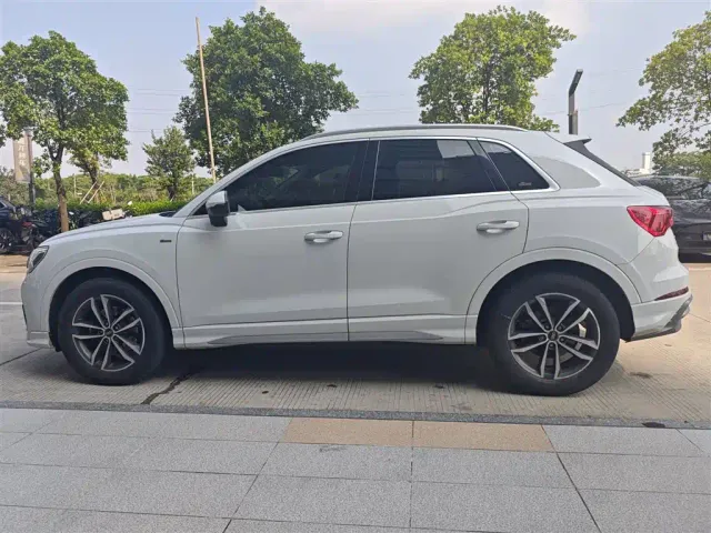 Audi Audi Q3 2022 35 TFSI Progressive Dynamic — Фото автомобиля 3
