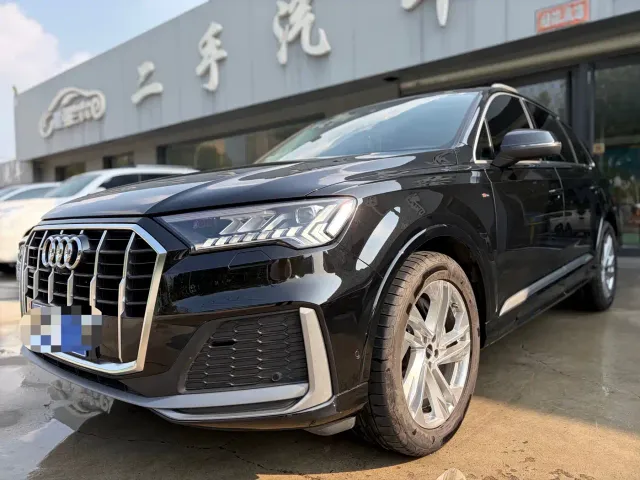 Фотография автомобиля — Audi Q7