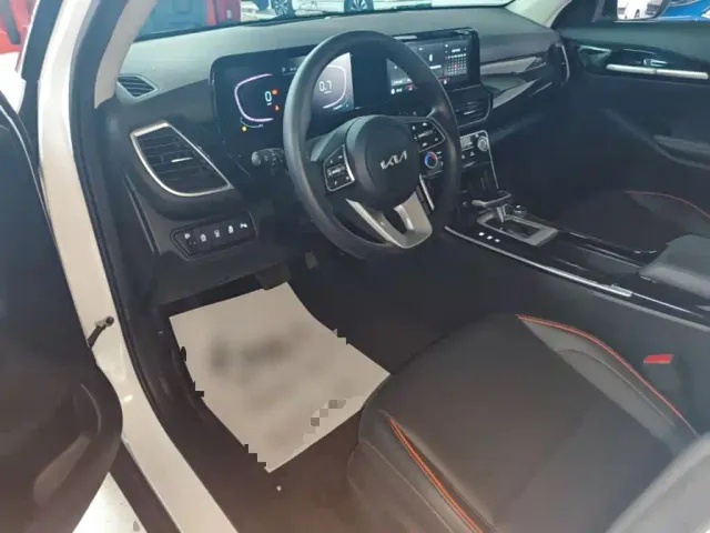 Kia Seltos — Фото автомобиля 15