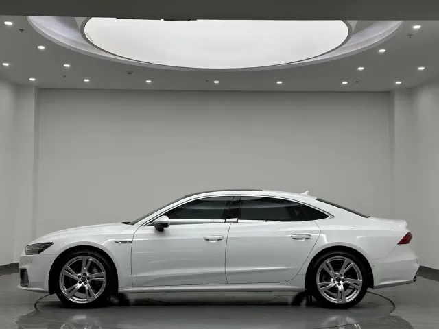 Audi A7L — Фото автомобиля 5