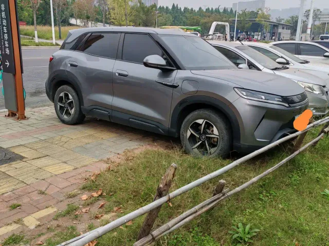 BYD Yuan UP — Фото автомобиля 3
