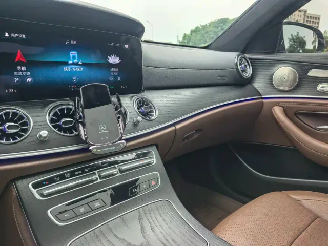 Mercedes-Benz E-Class — Фото автомобиля 13