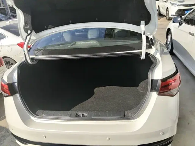 Nissan Sylphy — Фото автомобиля 18