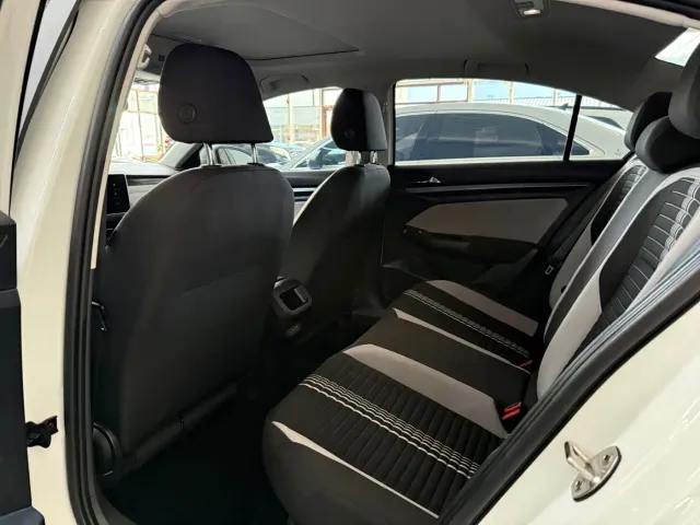 Volkswagen Bora 2023 1.5L Auto Free Ride Limited Edition — Фото автомобиля 6