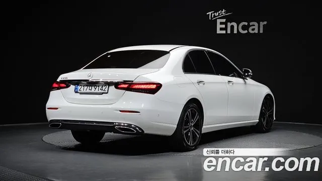 Фотография автомобиля — Mercedes-Benz E-Class W213