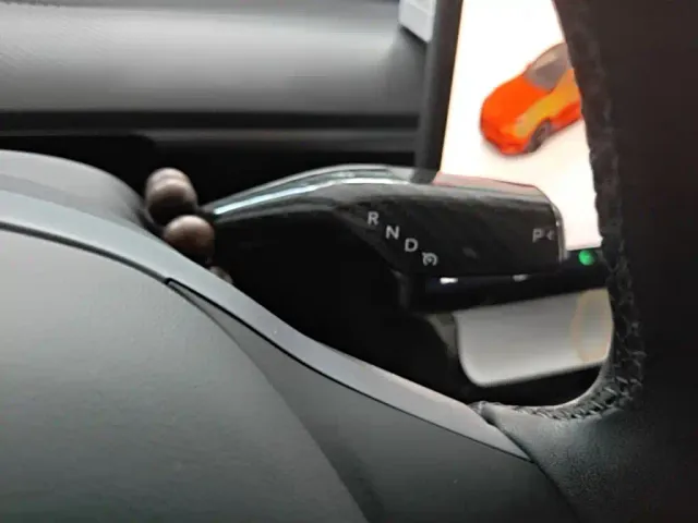 Tesla Model Y — Фото автомобиля 6
