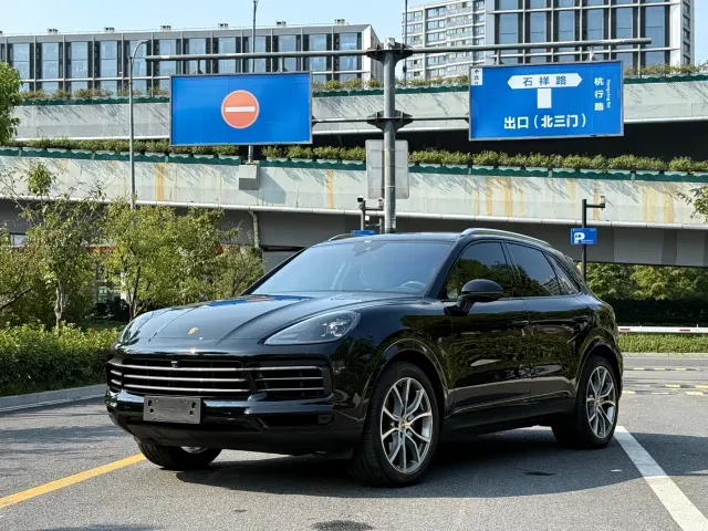 Фотография автомобиля — Porsche Cayenne