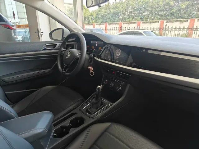 Volkswagen Lavida — Фото автомобиля 14