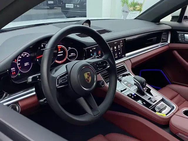 Porsche Panamera — Фото автомобиля 24