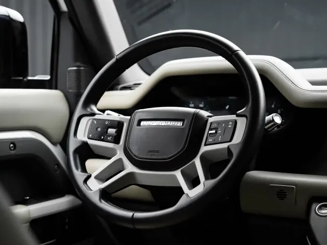 Land Rover Defender — Фото автомобиля 10