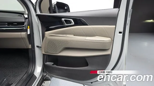 Kia Carnival Generation 4 — Фото автомобиля 14