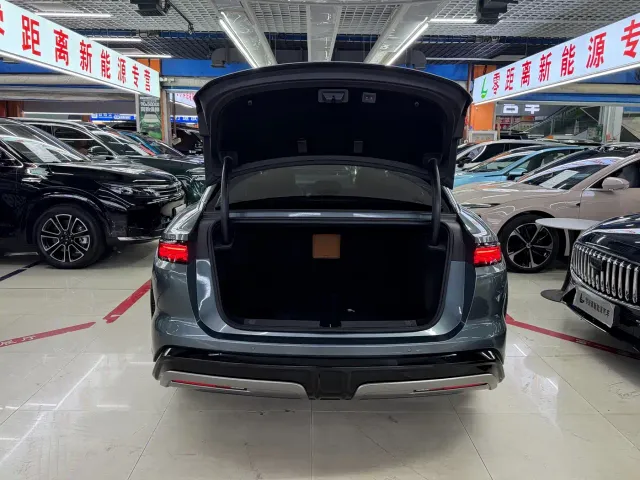 BYD Han L — Фото автомобиля 16