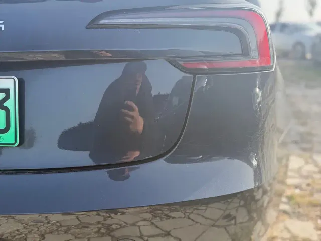 Tesla Model 3 — Фото автомобиля 16