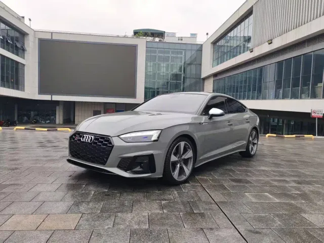 Фотография автомобиля — Audi S5