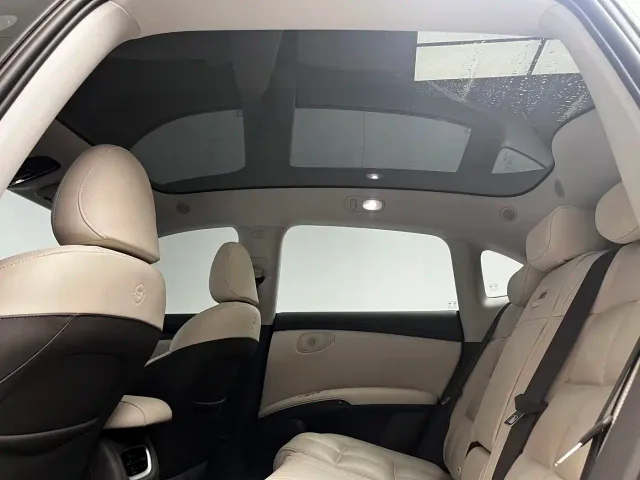 IM Motors LS6 — Фото автомобиля 15
