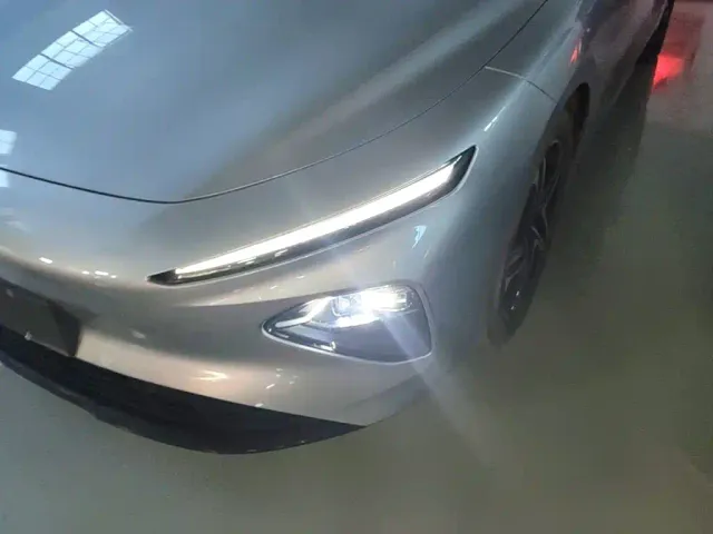 Roewe D7 — Фото автомобиля 17