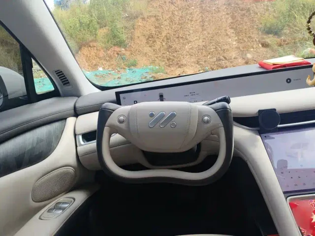 IM Motors LS6 — Фото автомобиля 2