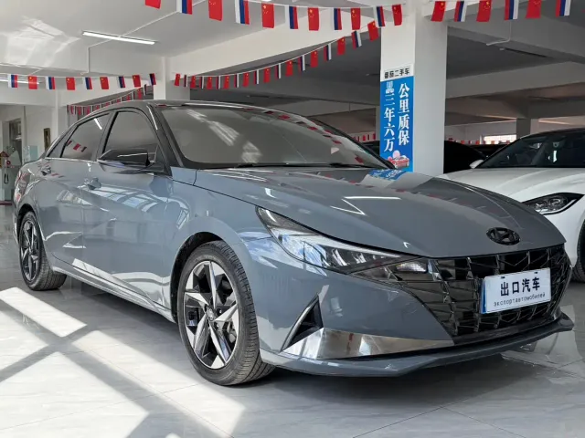 Hyundai Elantra — Фото автомобиля 3