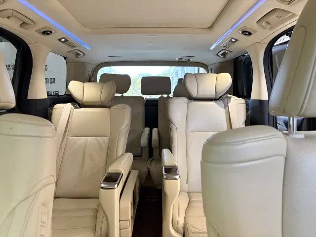 Toyota Alphard — Фото автомобиля 12