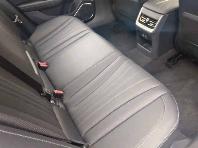 Hongqi H5 — Фото автомобиля 11