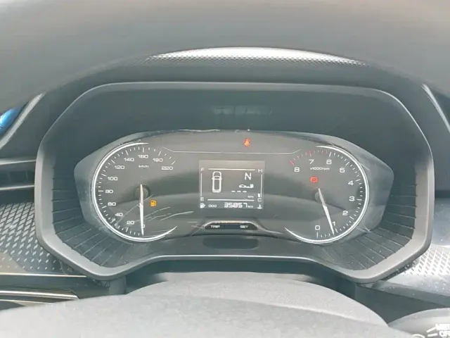 Wuling Asta — Фото автомобиля 11